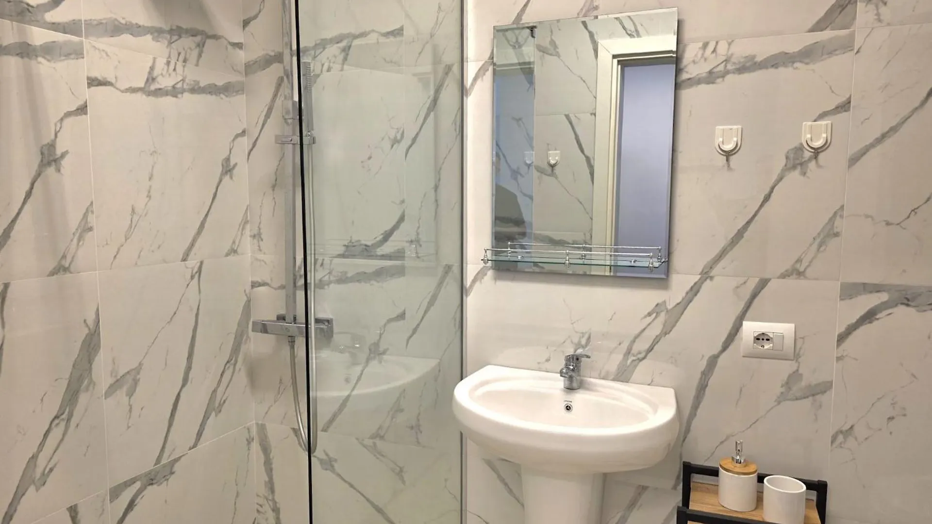 Modern Amenity-Rich Apartment In Durres Golem